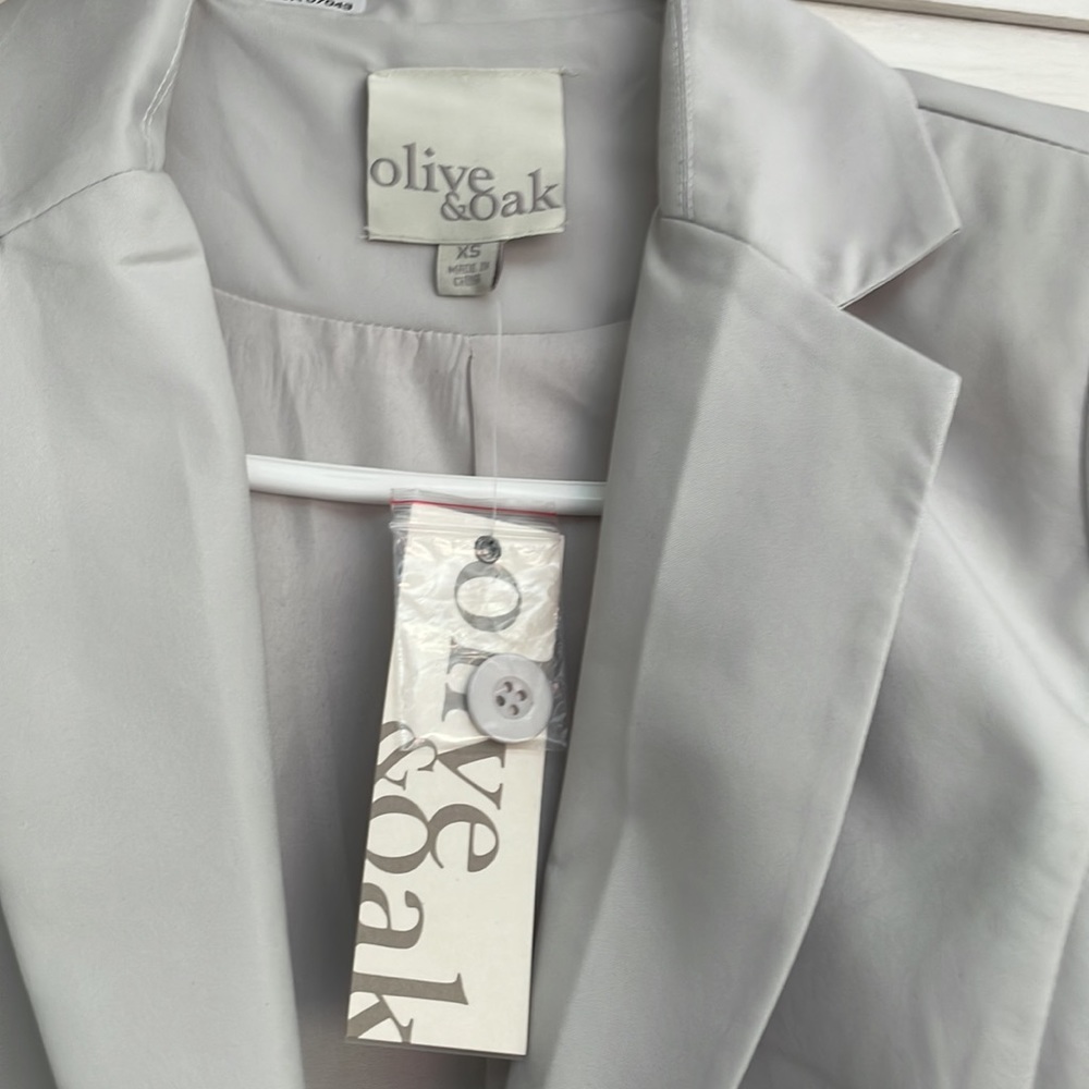 Blazer - Picture 4 of 4